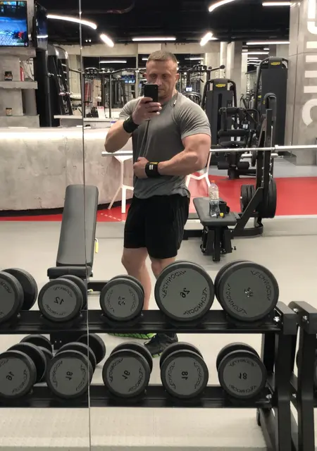 Я Viktor, 40, знакомлюсь без обязательств в Воронеже