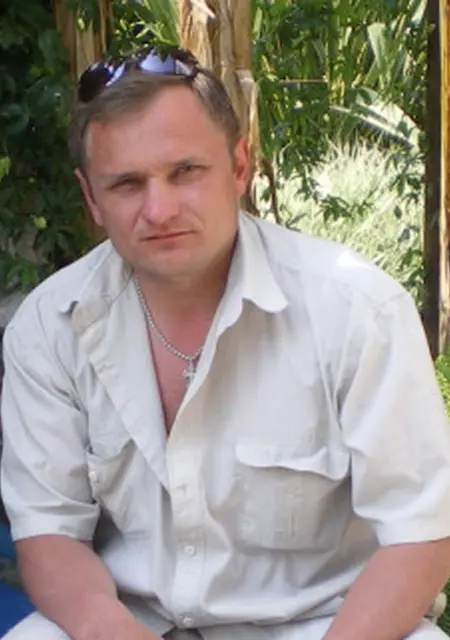 Я Анатолий, 50, знакомлюсь на одну ночь в Сургуте