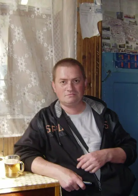 Я Юрий, 42, знакомлюсь без обязательств в Сыктывкаре