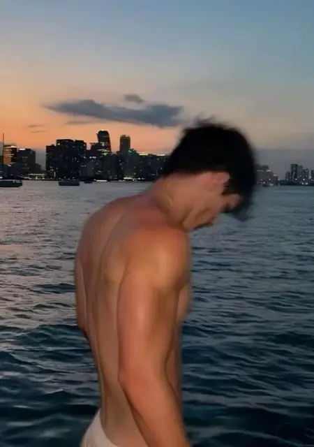 Я Рома Алексеев, 18, знакомлюсь без обязательств в Костомукше