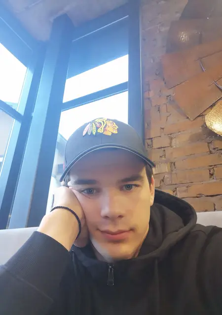 Влад из Хмельницкого, мне 32, познакомлюсь без обязательств