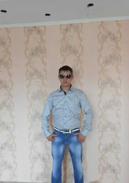 Я Максим, 39, из Артема, ищу знакомство для постоянных отношений