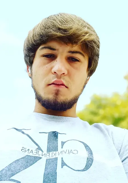 Я Данил, 24, из Апшеронска, ищу знакомства без обязательств