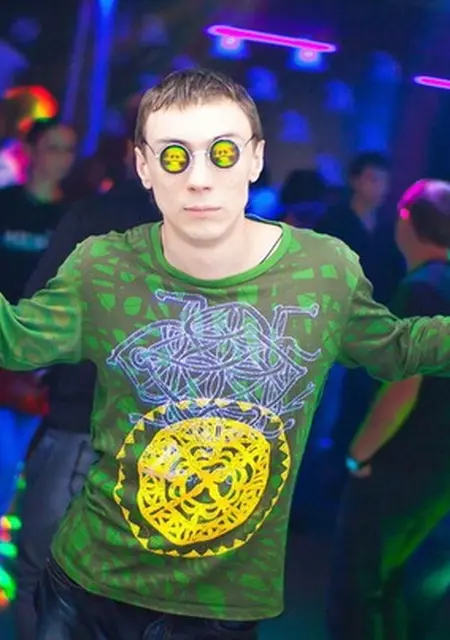 Александр из Новочеркасска, ищу на сайте знакомства на одну ночь