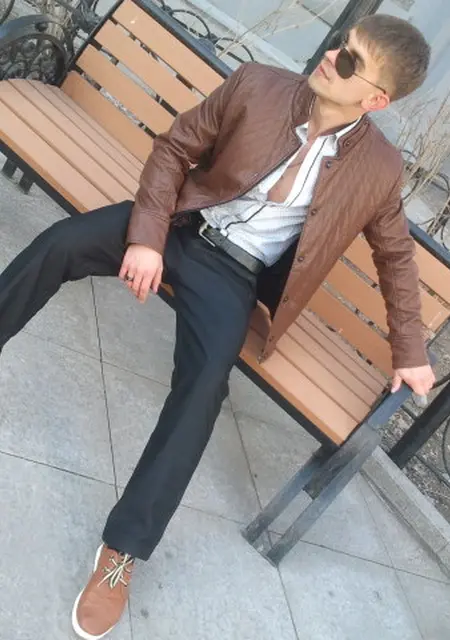 Дима из Артема, мне 33, познакомлюсь на одну ночь