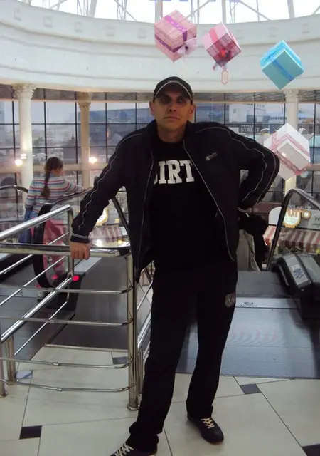 Я Алекс, 40, знакомлюсь без обязательств в Березниках