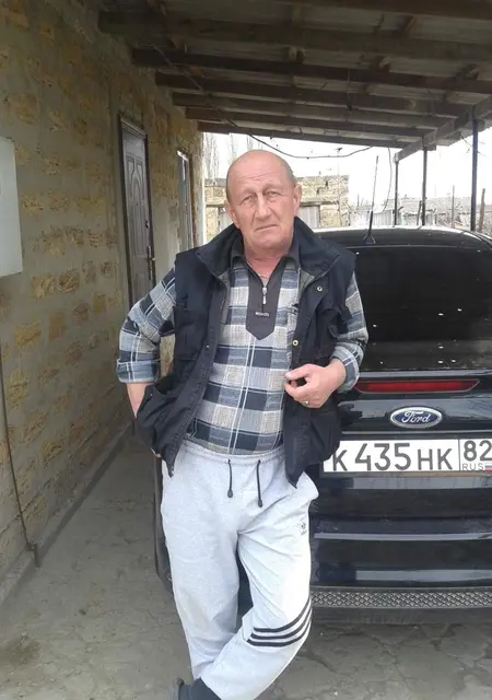 Я Влад, 53, из Симферополя, ищу знакомства на одну ночь