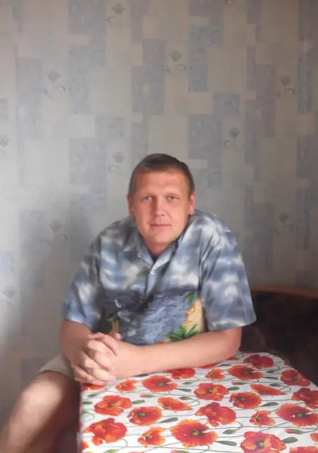 Саша из Урая, мне 46, познакомлюсь на одну ночь