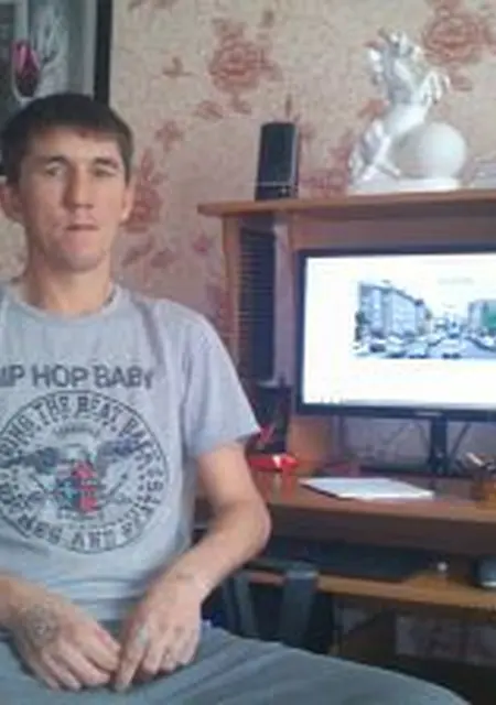 Дима из Артема, мне 49, познакомлюсь без обязательств