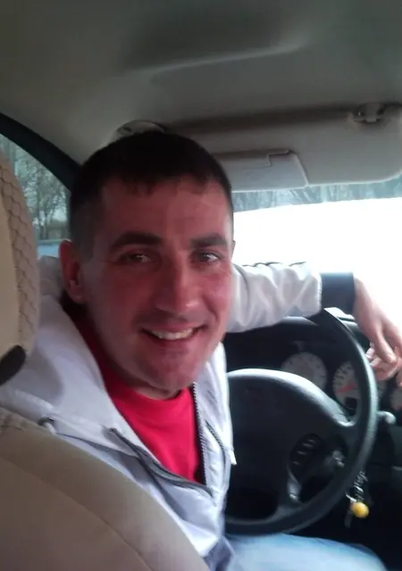 Я Сергей, 50, из Рязани, ищу знакомство для приятного времяпровождения