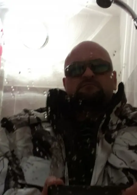 Кирилл из Киришей, мне 51, познакомлюсь на одну ночь