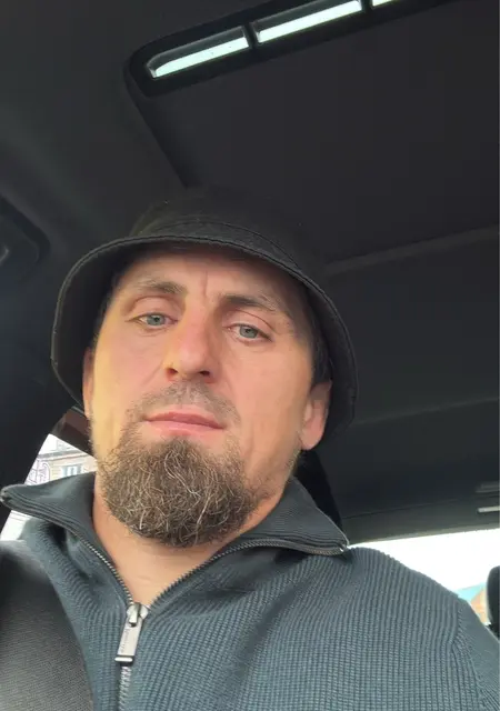 Я Аслан, 40, из Саратова, ищу знакомства на одну ночь