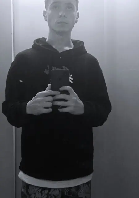 Олег из Курска, ищу на сайте знакомства на одну ночь