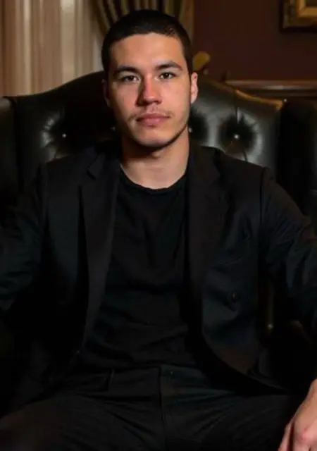 Я Георгий, 21, знакомлюсь для общения в Уфе