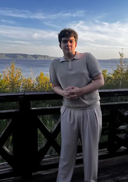 Тимур из Сочи, мне 20, познакомлюсь на одну ночь