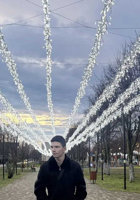 Я Давид, 20, знакомлюсь без обязательств в Абинске