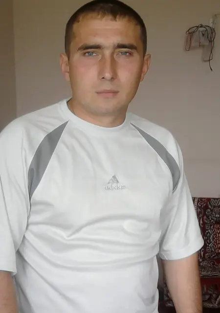 Я Леонид, 39, из Алапаевска, ищу знакомства на одну ночь