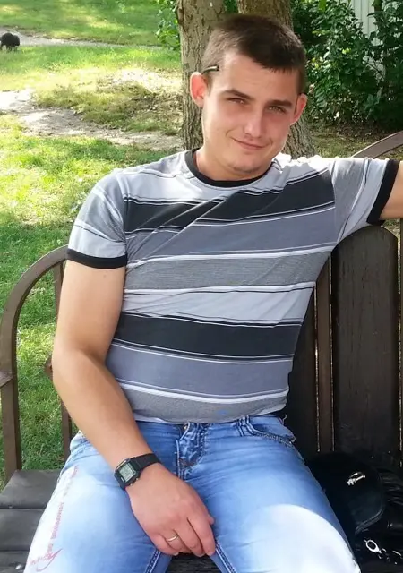 Maxim из Каменска, мне 32, познакомлюсь для общения