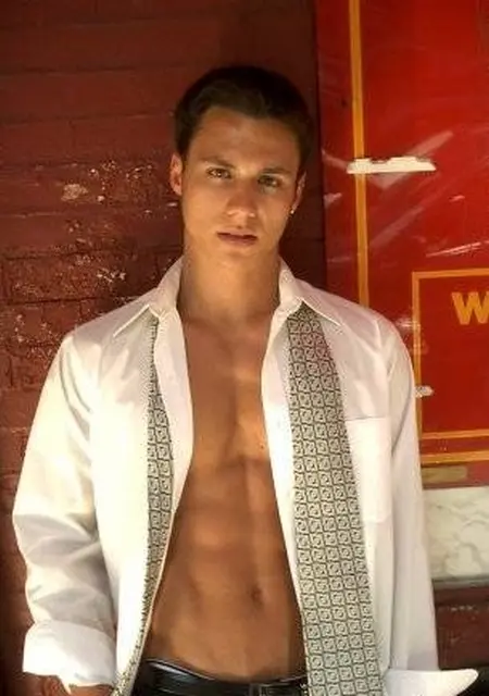 Kostya из Кингисеппа, ищу на сайте знакомства на одну ночь