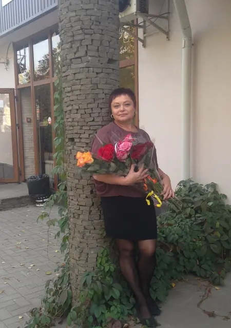 Елена из Шахт, мне 63, познакомлюсь для постоянных отношений