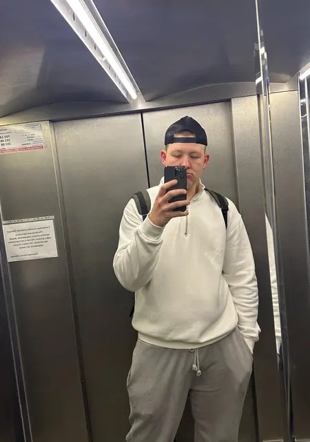 Камиль из Санкт-Петербурга, мне 20, познакомлюсь для открытые отношения