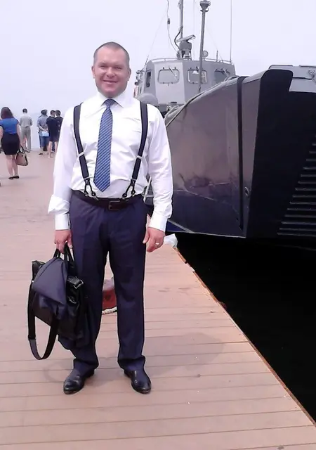 Я Виктор, 48, из Южно-Сахалинска, ищу знакомства на одну ночь