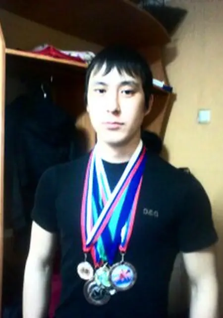 Я Вадик, 32, из Абакана, ищу знакомства без обязательств