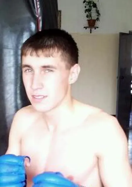 Александр из Сенгилея, мне 33, познакомлюсь для приятного времяпровождения