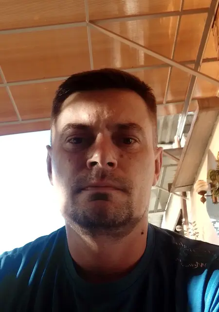 Александр из Шахт, мне 43, познакомлюсь на одну ночь