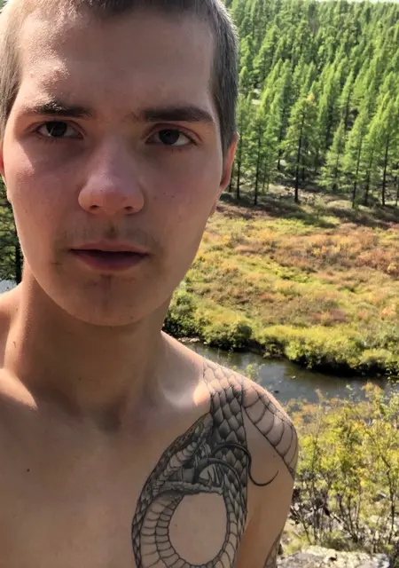 Алексей из Нерюнгри, мне 19, познакомлюсь на одну ночь