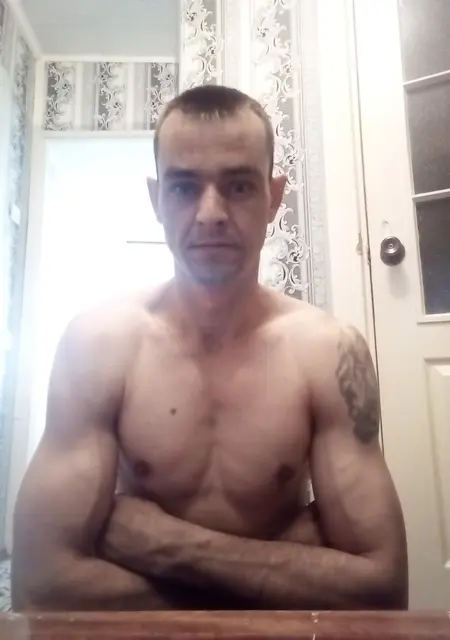 Я Игорь, 38, из Биробиджана, ищу знакомства без обязательств