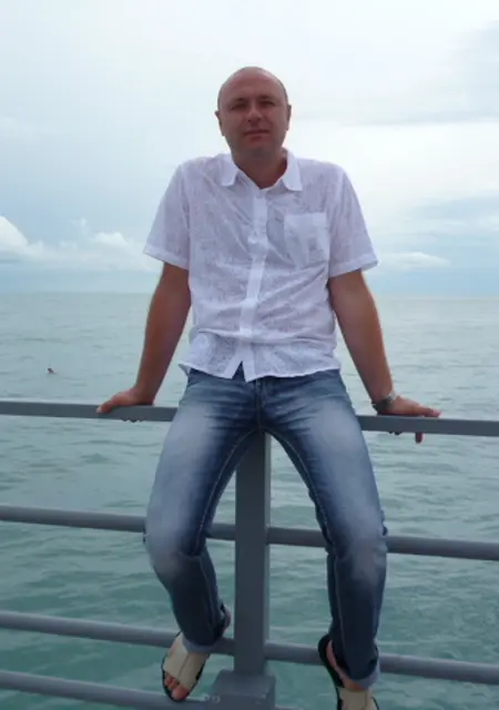 Я Ираклий, 44, из Великого Новгорода, ищу знакомство для приятного времяпровождения