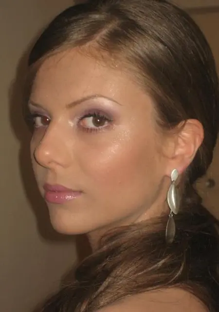 Дина из Ильинского-Хованского, ищу на сайте постоянные отношения