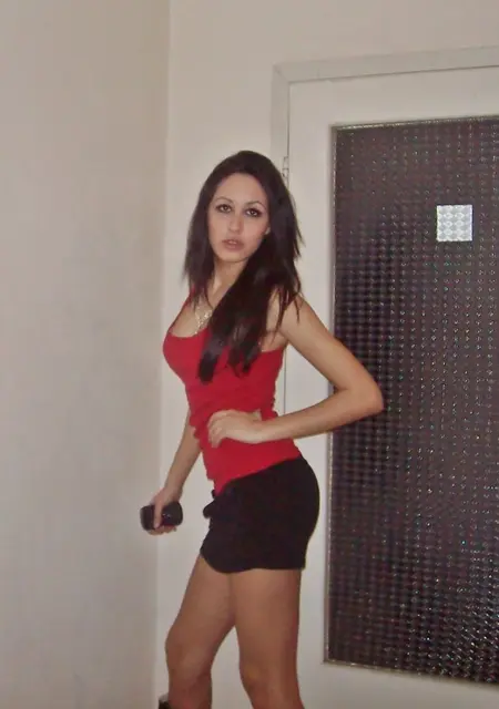 Я Алёна, 20, из Шкотова, ищу знакомство для постоянных отношений