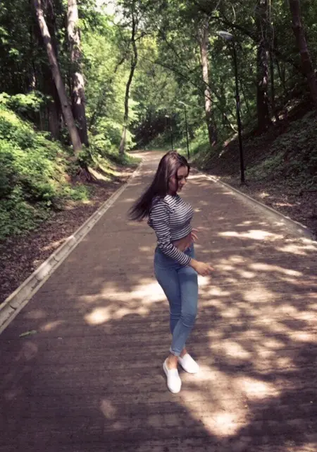 Я Алина, 28, из Ижевска, ищу знакомство для приятного времяпровождения