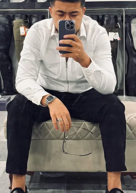 Я Омаджон, 27, знакомлюсь для дружбы в Нижневартовске