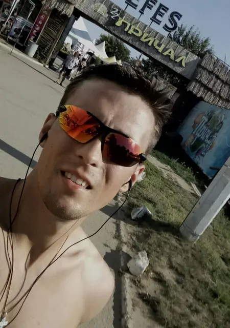 Илья из Ярового, мне 35, познакомлюсь для общения