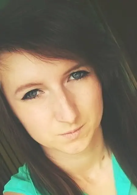 Я Вера, 21, из Белоярского, ищу знакомства без обязательств