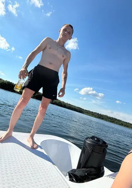 Данил из Сызрани, мне 23, познакомлюсь на одну ночь