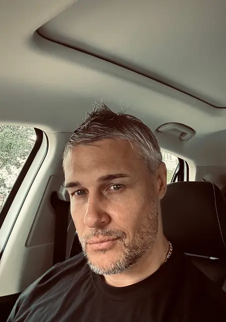 Денис из Новороссийска, мне 43, познакомлюсь для открытые отношения