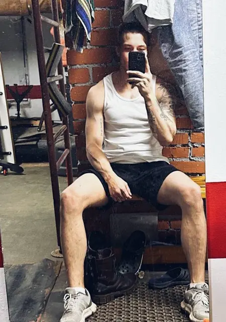 Вячаслав из Северодвинска, мне 31, познакомлюсь для общения