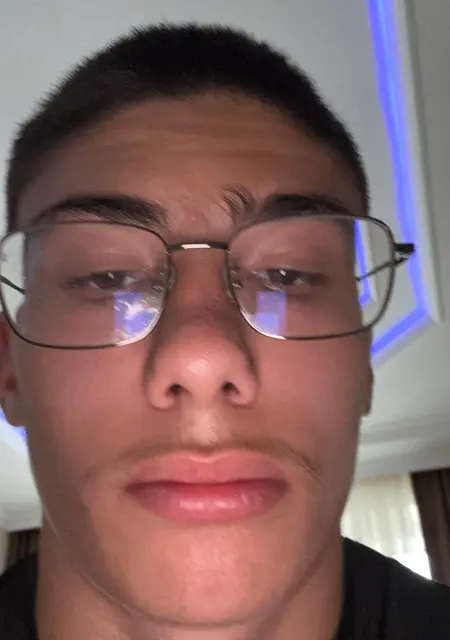 Я Dima, 18, знакомлюсь без обязательств в Нальчике