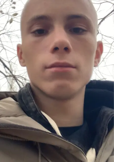 Я Даниил, 19, из Волжского, ищу знакомства без обязательств