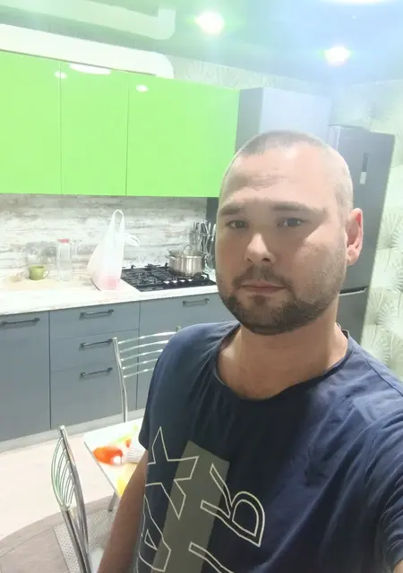 Ярик из Губахи, ищу на сайте знакомства на одну ночь