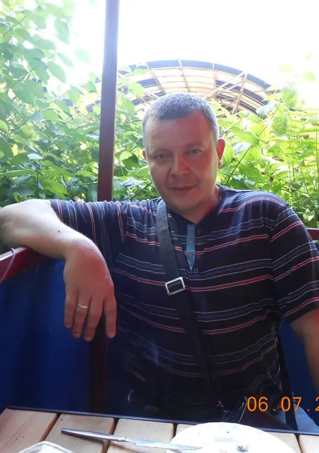 Я Антон, 48, из Мариуполя, ищу знакомства без обязательств