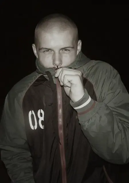 Егор из Горловки, ищу на сайте знакомства на одну ночь