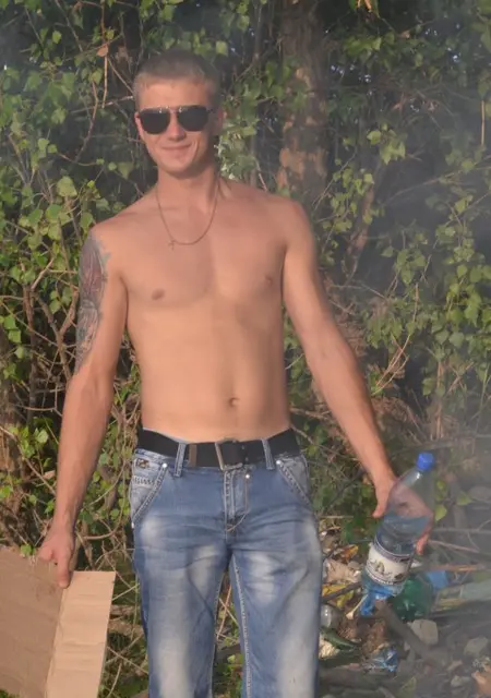 Я Макс, 35, из Балакова, ищу знакомства на одну ночь