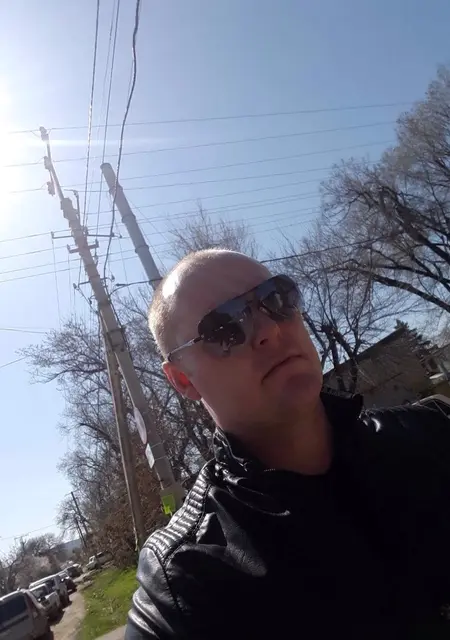 Виктор из Невинномысска, ищу на сайте знакомства на одну ночь