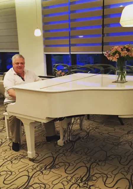 Я Владимир, 65, знакомлюсь без обязательств в Львове