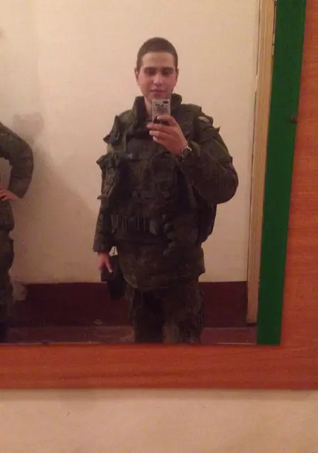 Я Егор, 30, из Уссурийска, ищу знакомства на одну ночь